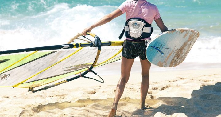 Foto de archivo de windsurf en la playa de Ho'okipa, en Maui (Hawái), tomada en 2009