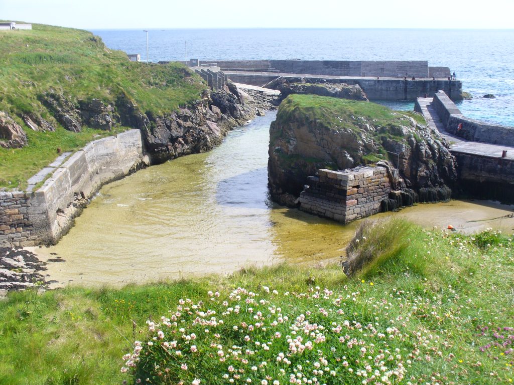 Puerto de Port of Ness, en el norte de la isla de Lewis (Hébridas Exteriores)
