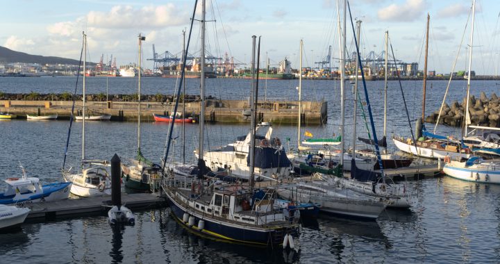Embarcaciones amarradas en el puerto deportivo de Las Palmas de Gran Canaria
