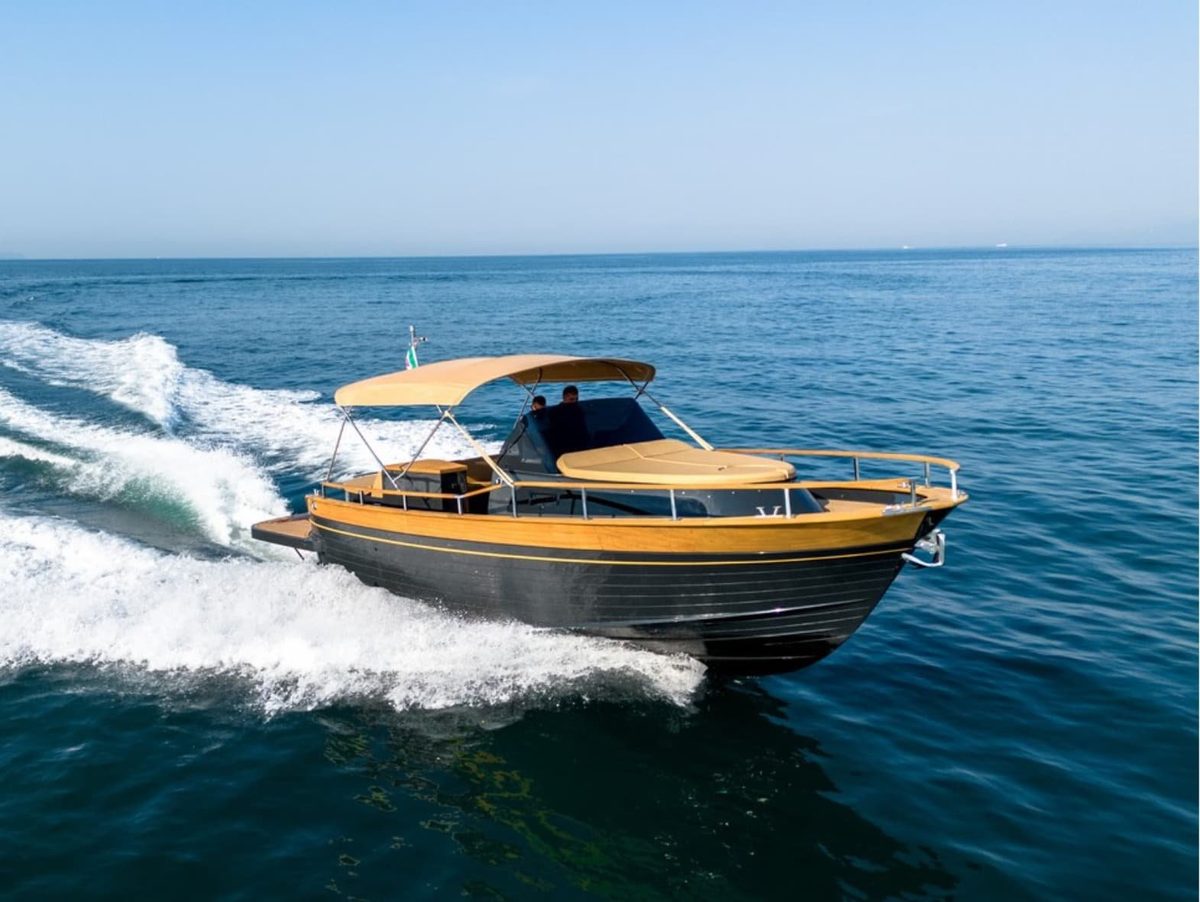 Gozzo Positano 32 Open de alquiler con patrón en Palamós