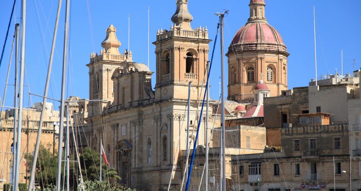 Foto de archivo de la Cottonera Marina, en el muelle de Birgu, en Dockyard Creek (Malta)