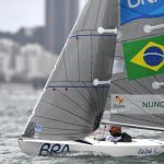 Barco de quilla fija en una regata de vela paralímpica