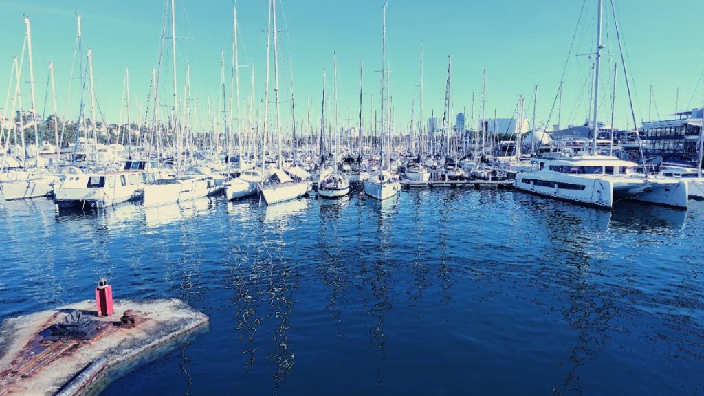 Embarcaciones de recreo amarradas en la marina del Reial Club Marítim de Barcelona, en el Port Vell