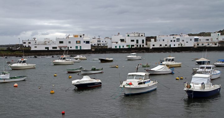 Foto de archivo del puerto de Órzola, en el norte de Lanzarote, tomada en 2015