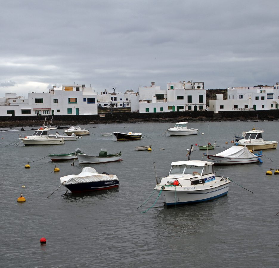 Foto de archivo del puerto de Órzola, en el norte de Lanzarote, tomada en 2015